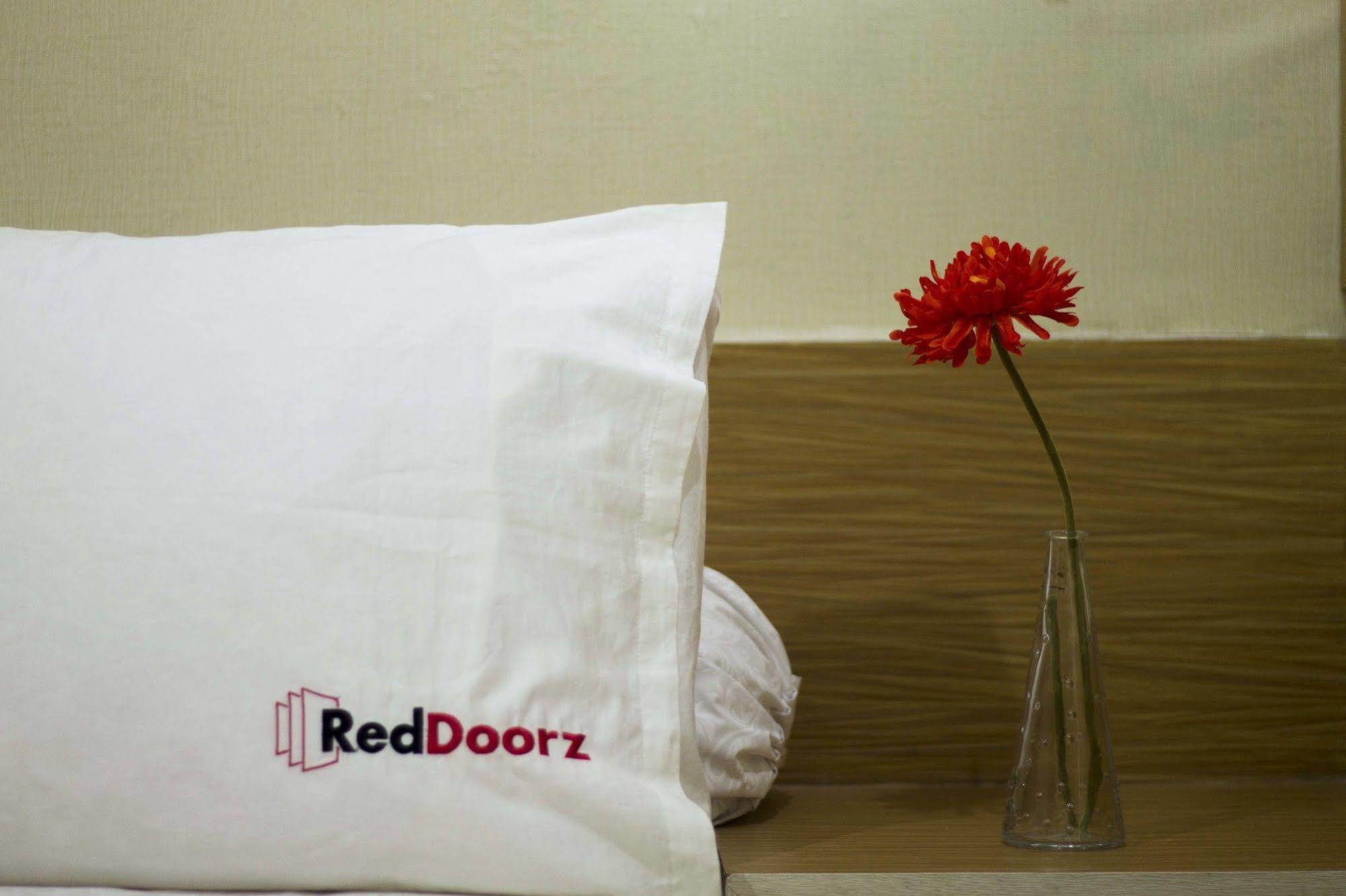 Reddoorz @ Dago Hotel Bandung Kültér fotó